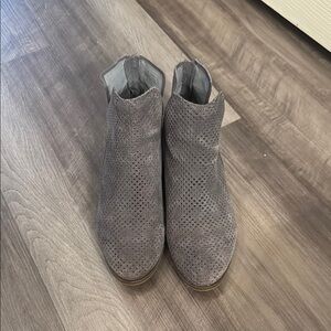 Crown Vintage Gray Ankle Boots